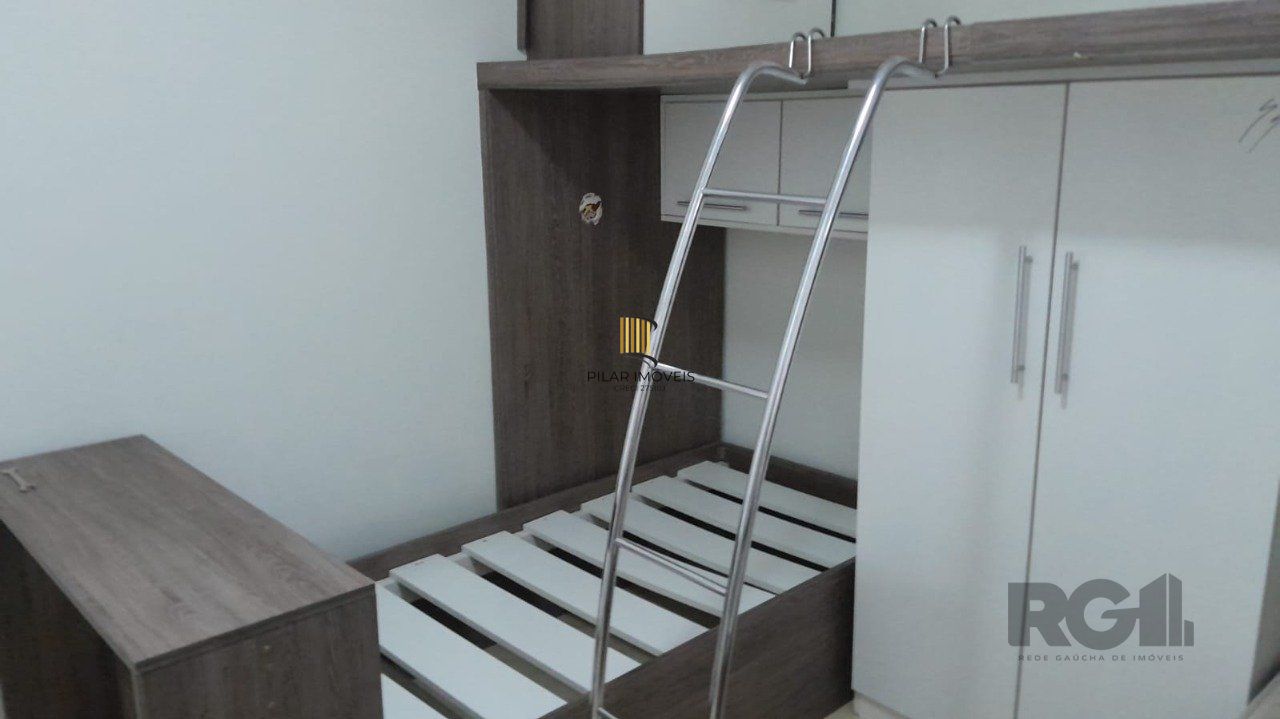 Apartamento na Luiz Manoel,2 dormitórios,desocupado,frente,bairro Santana