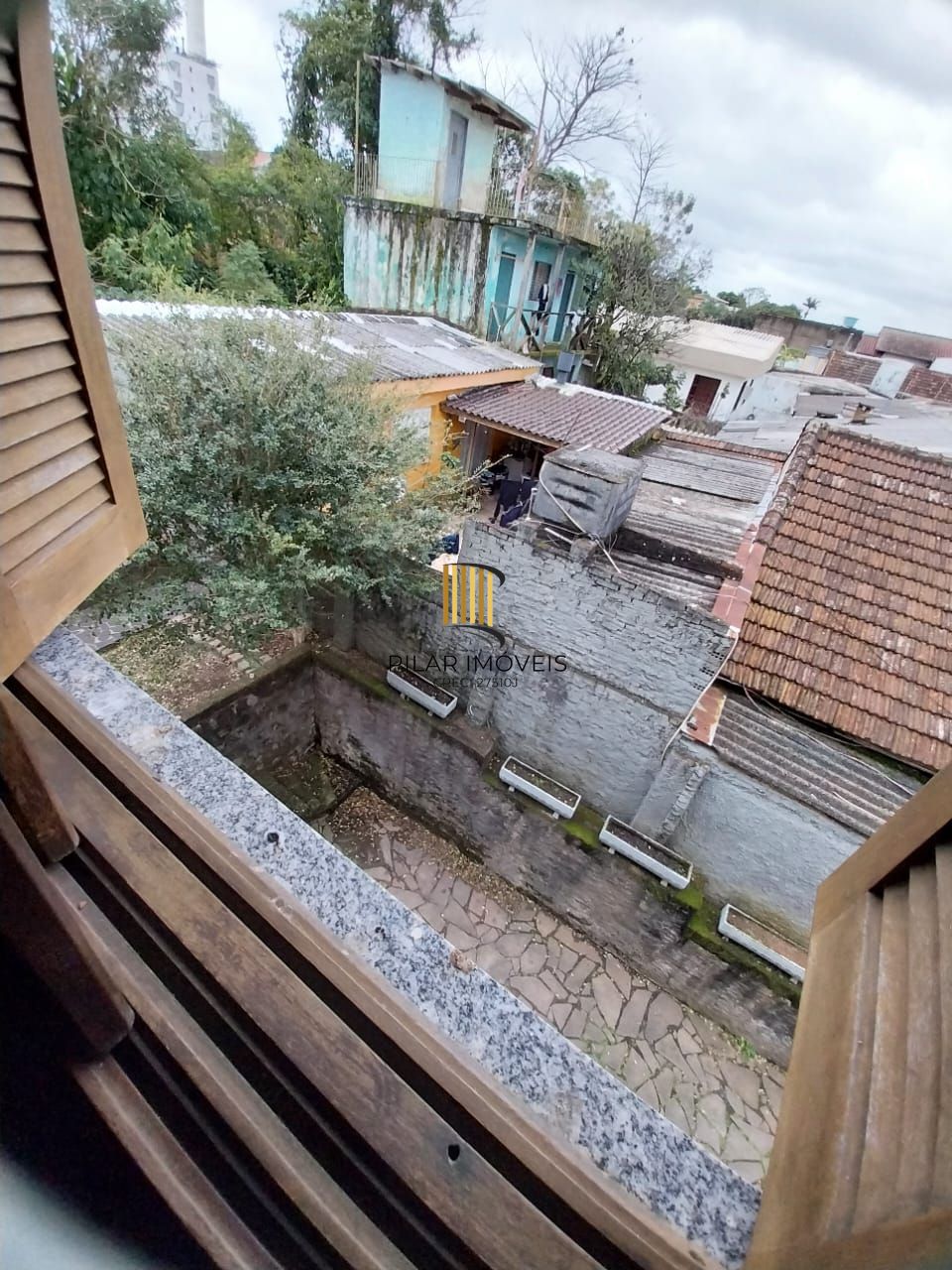 Casa ampla 5 D E 4 Banheiros, 2 vagas - Sta Tereza - Porto Alegre