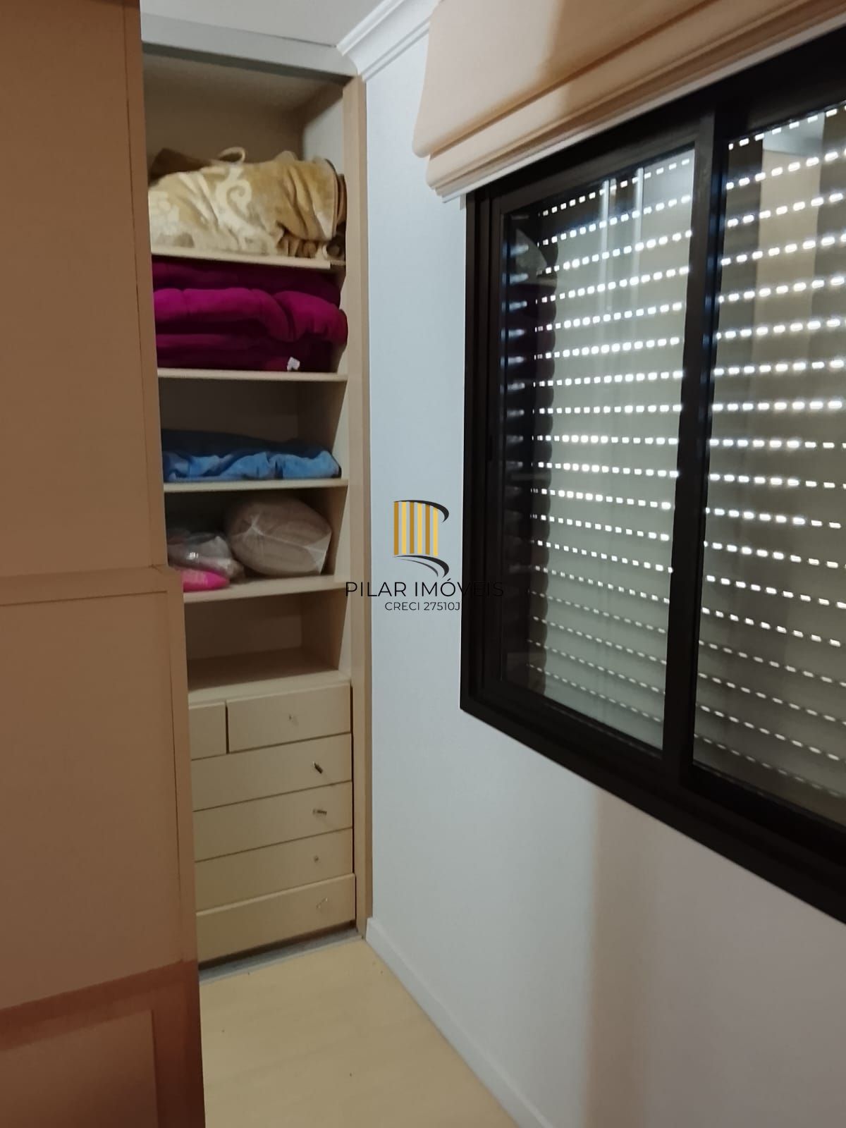 Excelente Apartamento 3D, transformado em 2D, closet mobiliado c/ vaga - Cidade Baixa - Preço Atrativo