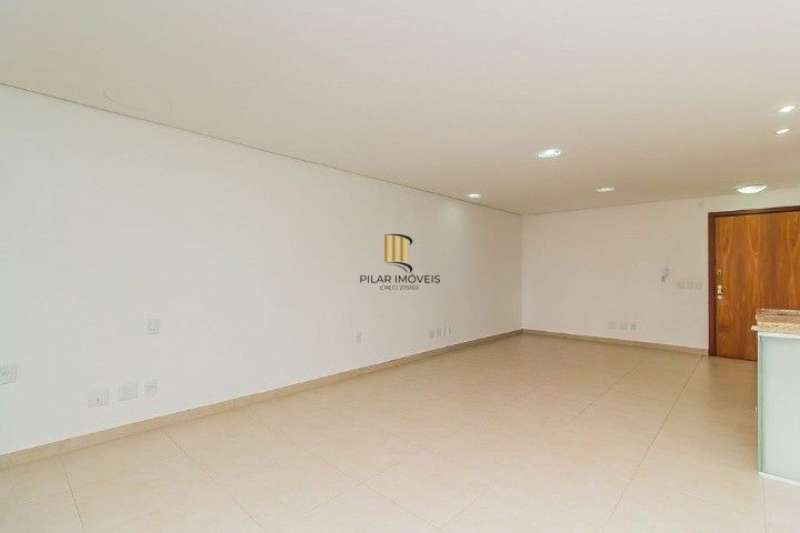 Sala,bairro Petrópolis, com ampla metragem,43,20M2, conservação impecável