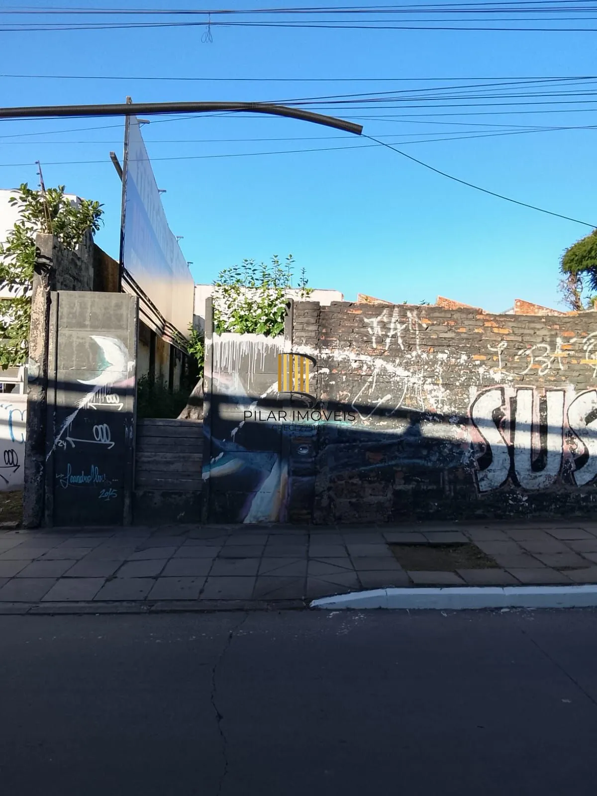 4 Terrenos residencial ou comercial, com tapume na frente, desinpedido sem muros intermediários total de 1.126,81 m²