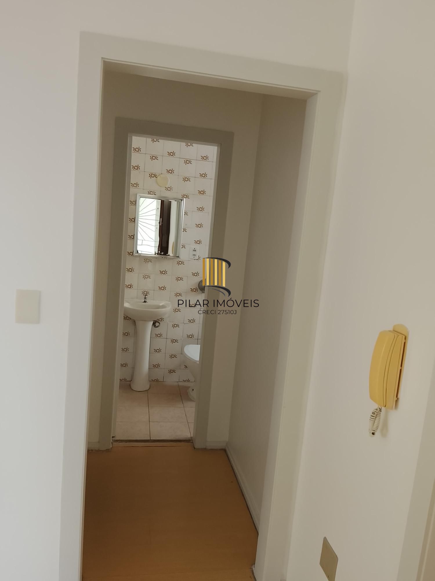 Excelente apto Lateral. 1D, sala, coz, área de serv. banh. Preço Atrativo!