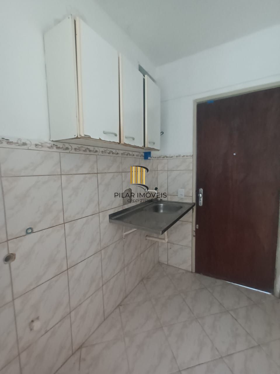 OPORTUNIDADE, KITINET NO CENTRO ÓTIMA LOCALIZAÇÃO