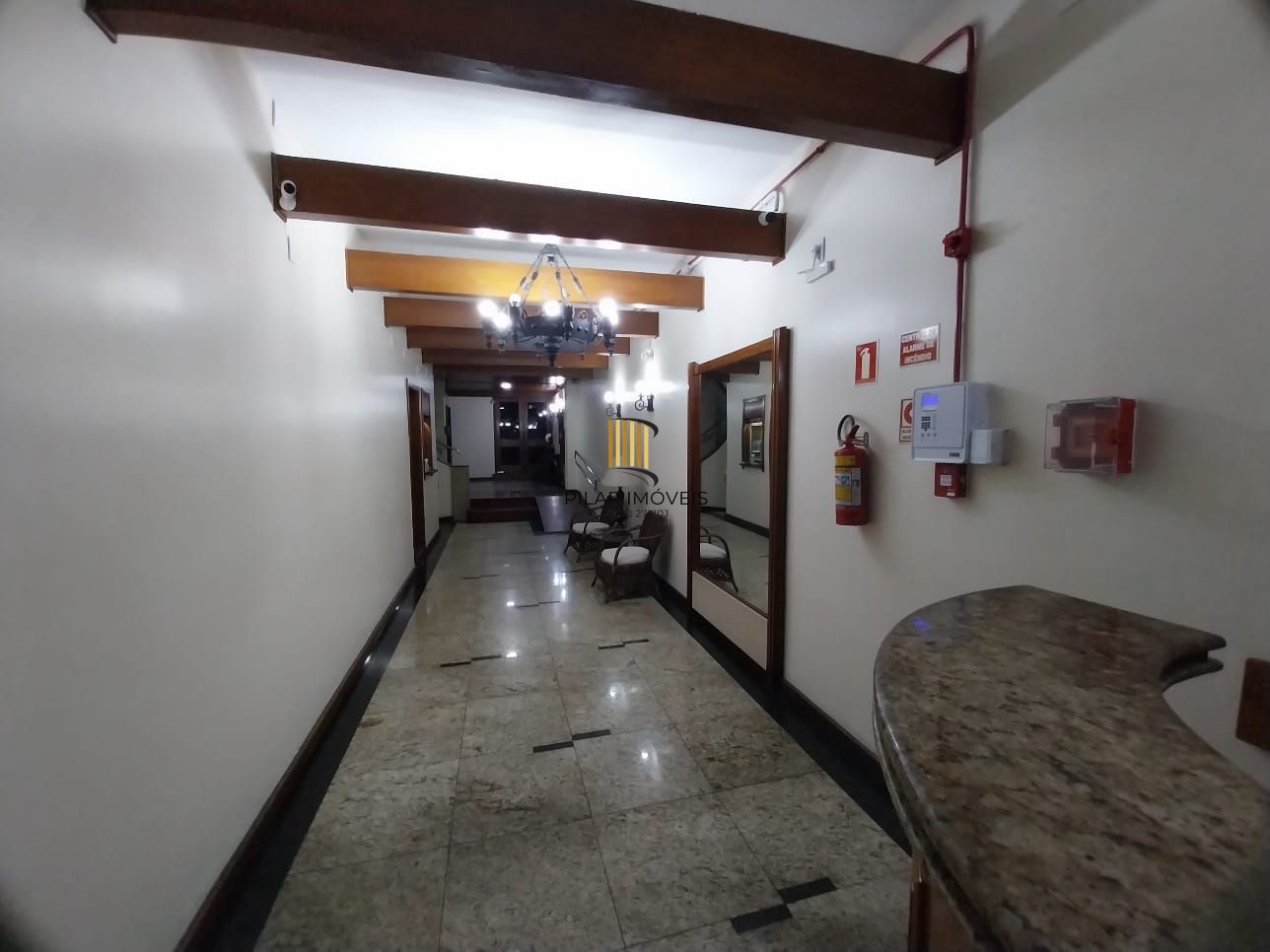 Oportunidade Excelente Apartamento 1D Mobiliado 2 piso com elevador Cidade Baixa.