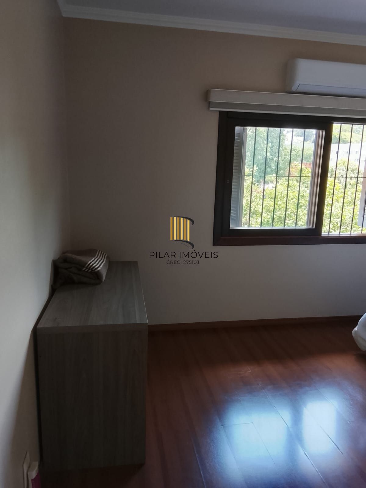 CASA / SOBRADO 5D e 10 vagas 3 Banheiros - Pátio enorme c/ Jacuzi e Pergolado - Living 3 ambientes - Sta Teresa