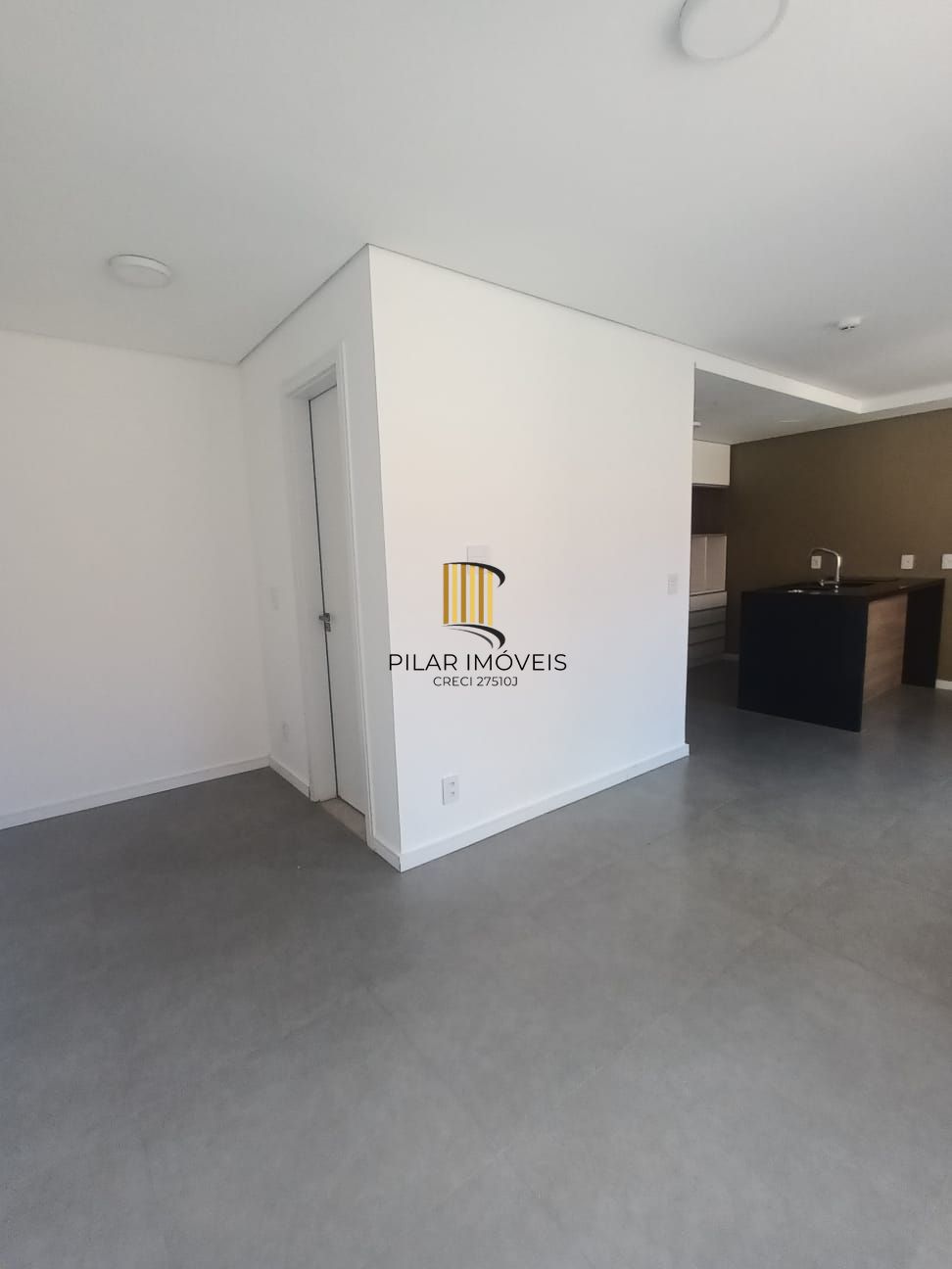 Studio, novo, desocupado, localizado no Bairro Cidade Baixa