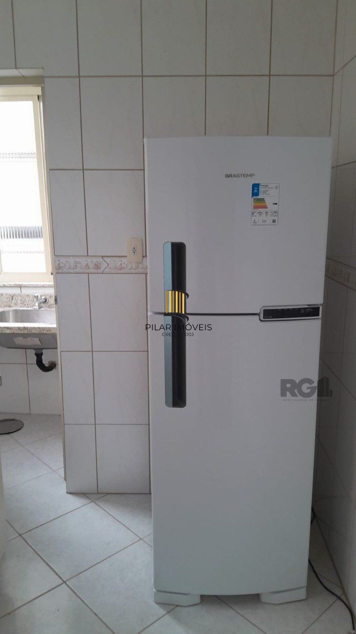 Compre 1 quarto,desocupado,próximo a Rua Lima e Silva e Supermercado Zaffari