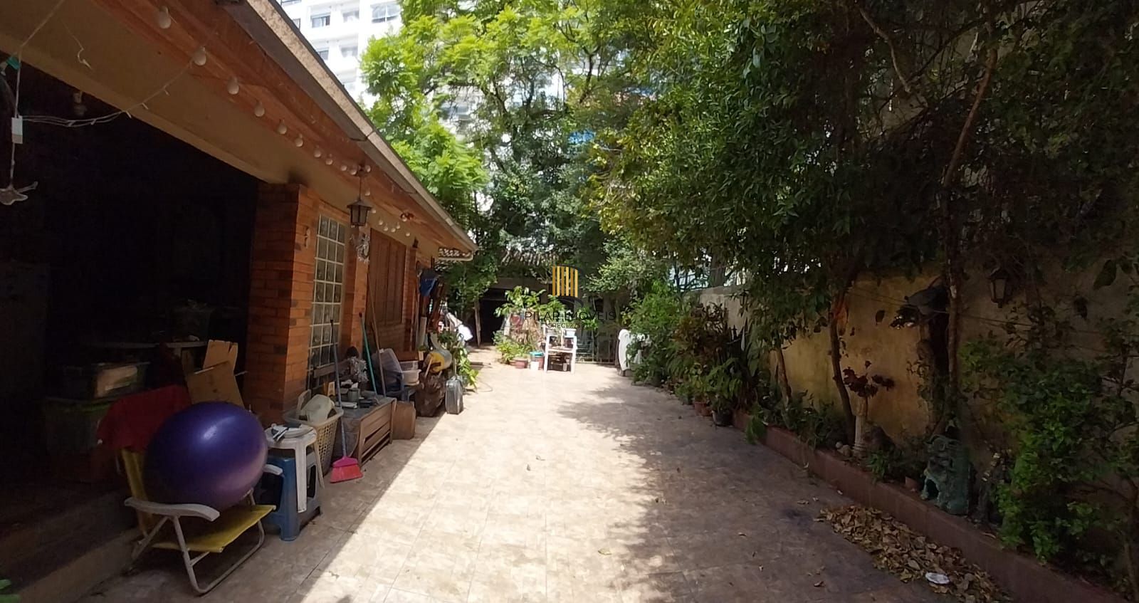 Ótimo Terreno Cidade Baixa, 480,48 m². Plano, com 2 casas em cima.