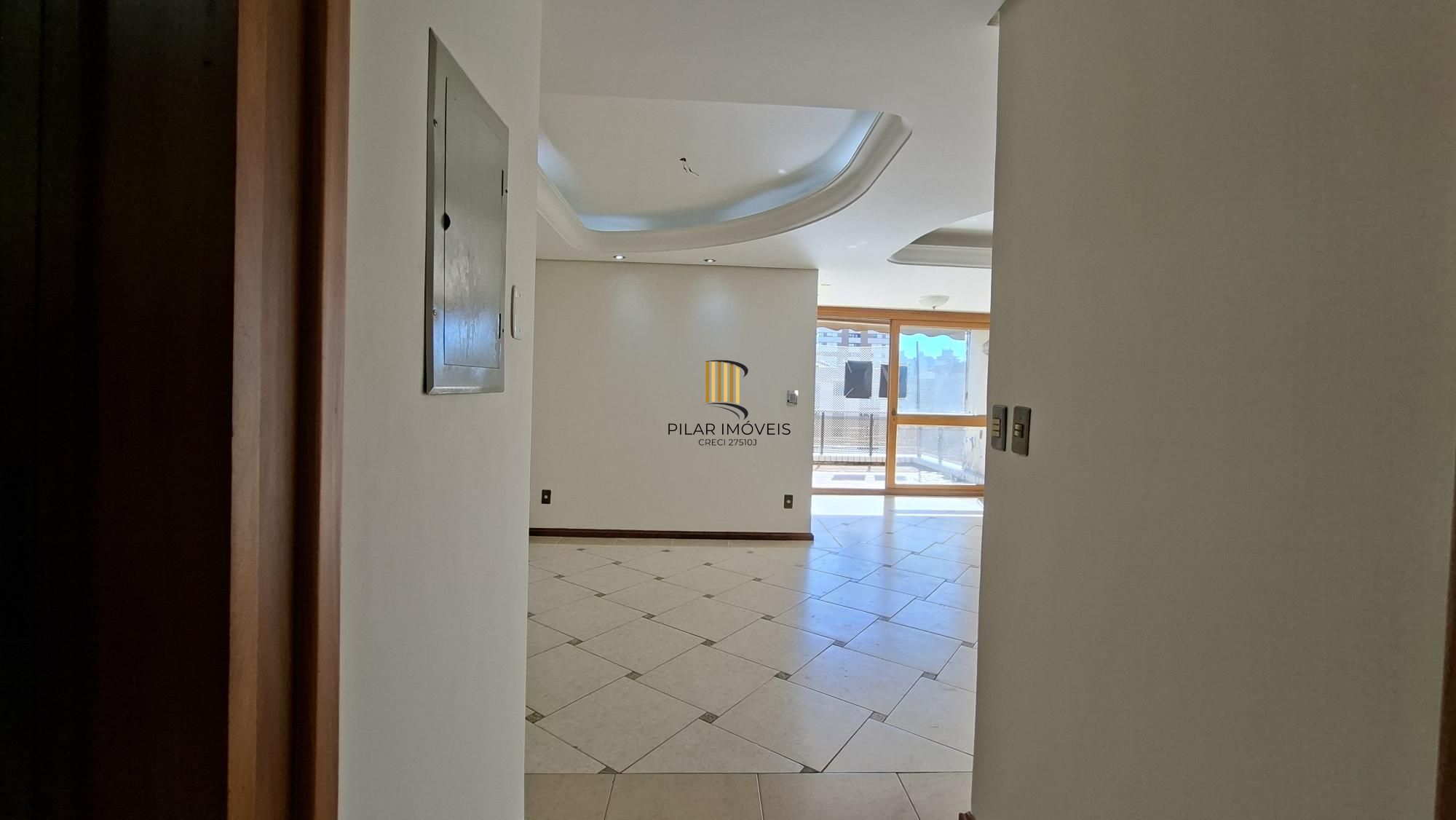 Apartamento com sacada e suite