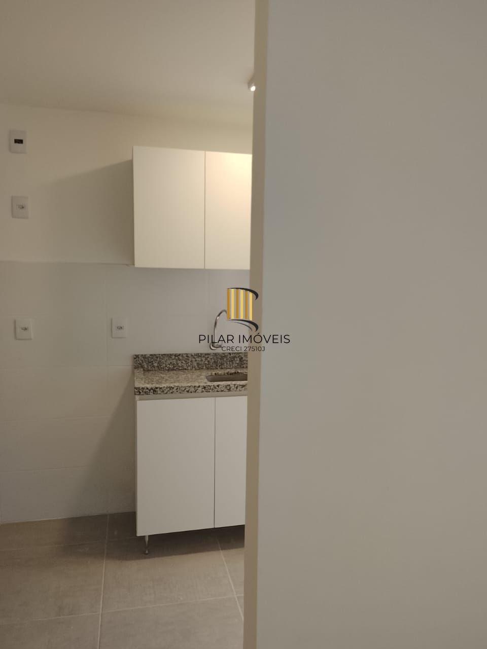 DUPLEX 1D NA CIDADE BAIXA MEZANINO COM CLOSET