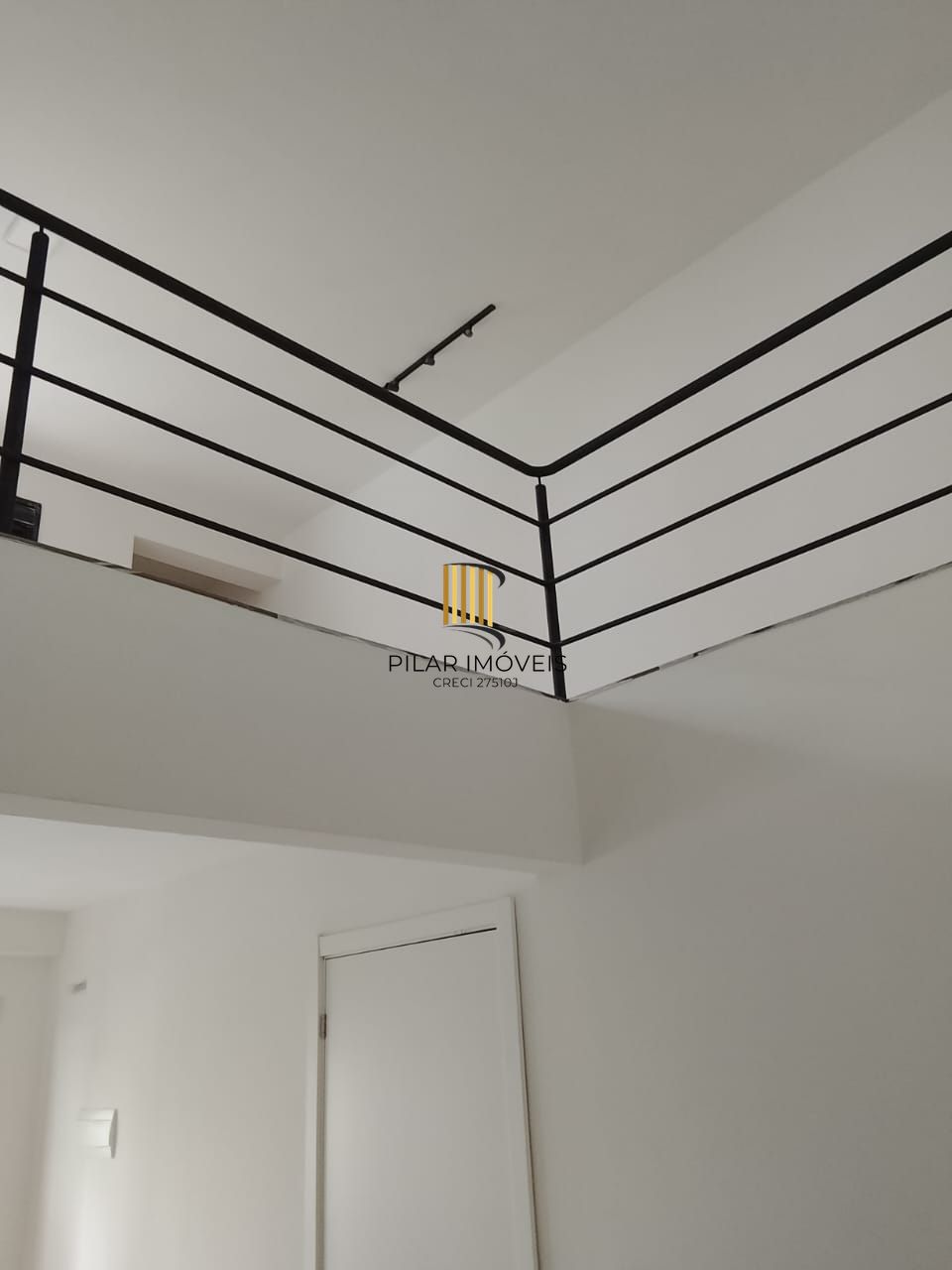 DUPLEX 1D NA CIDADE BAIXA MEZANINO COM CLOSET