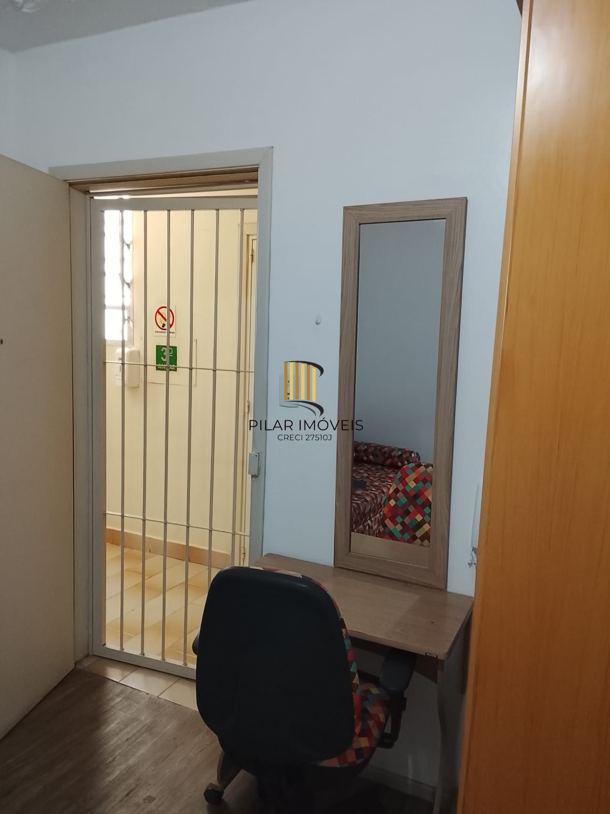 JKZÃO SALA QUARTO CONJUGADOS, COZINHA COM ÁREA DE SERVIÇO E BANHEIRO, C. BAIXA Porto Alegre