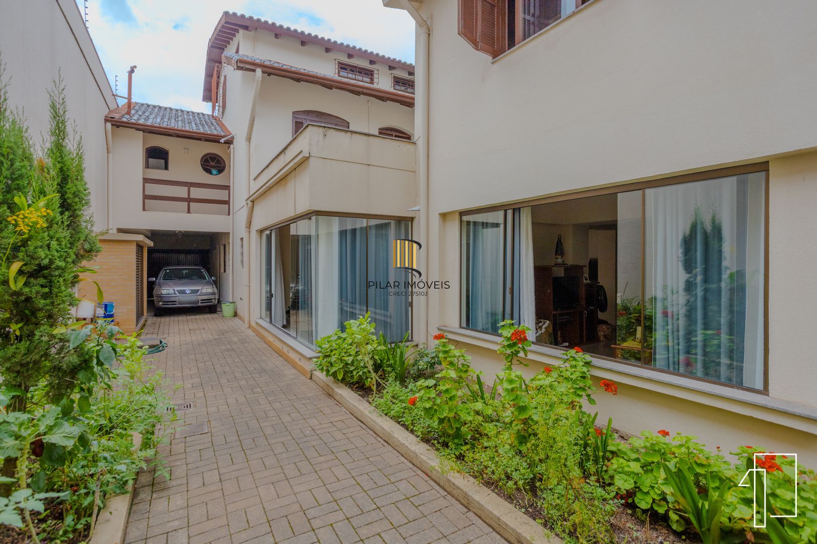 Oportunidade sobrado 2/3 pisos com 21D e 19 suítes - Jdm Botânico - P. Alegre.