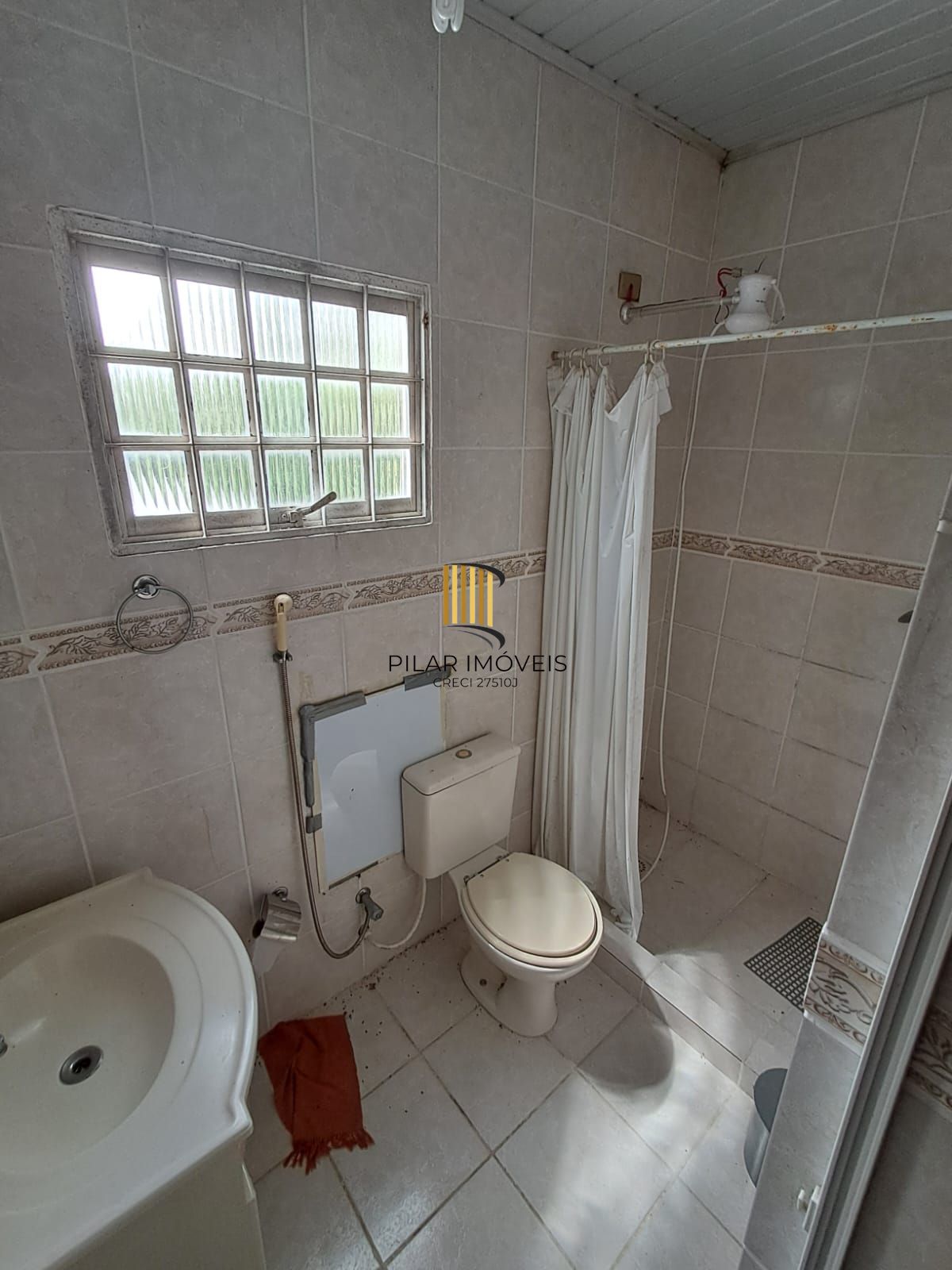 Sítio à Venda com 1390m² e 3 dormitórios,sendo 1 suíte, por R$ 198.000