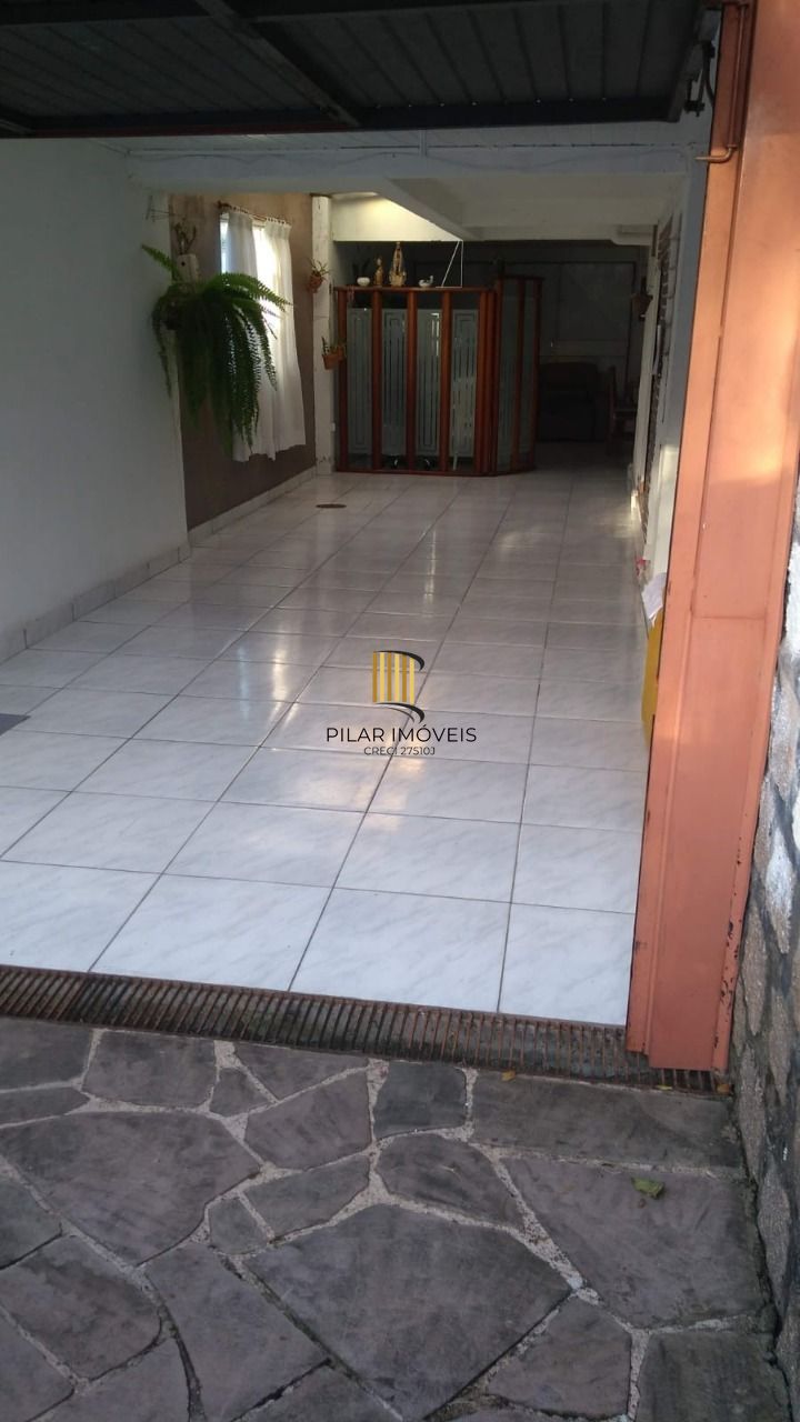 Casa para Venda - 300m², 3 dormitórios, 2 vagas - Nonoai