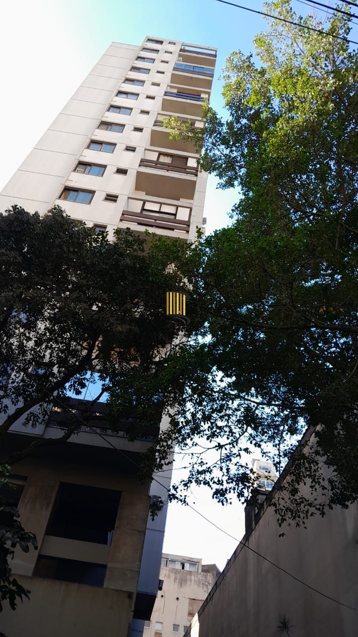 Ótimo apartamento 1 quarto,andar alto com sacada, na Fernando machado