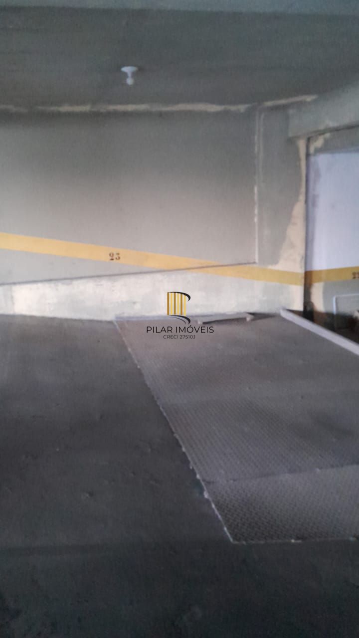 Box duplo, em prédio com Portaria 24 horas,rua Avaí,próximo Parque Farroupilha
