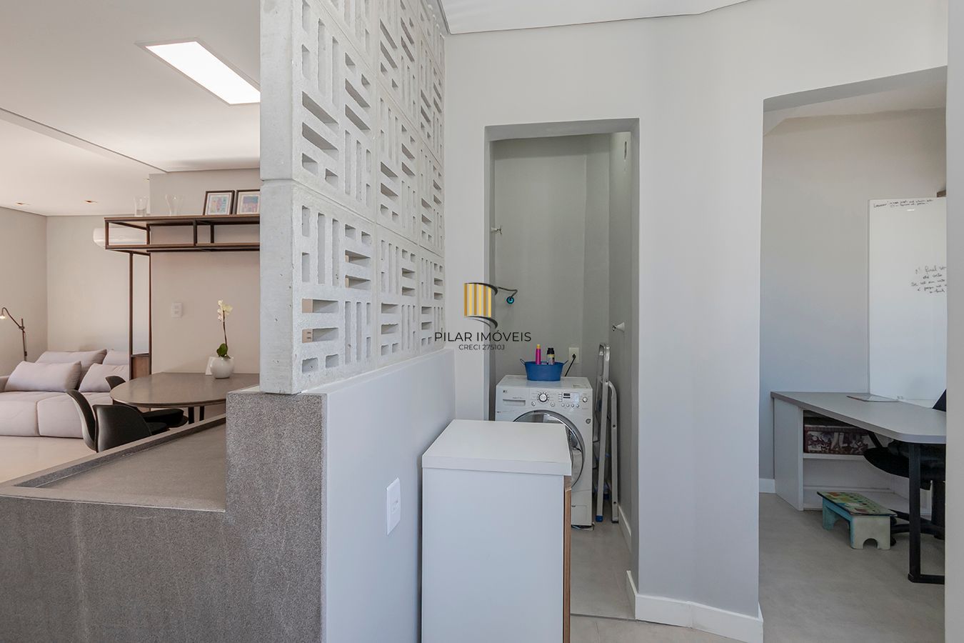 Apto 2dormitórios com 01suíte na Florencio Ygartua