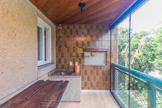 Apartamento 2 Dormitórios,Suíte,Elevador e Garagem no  Bairro Santana