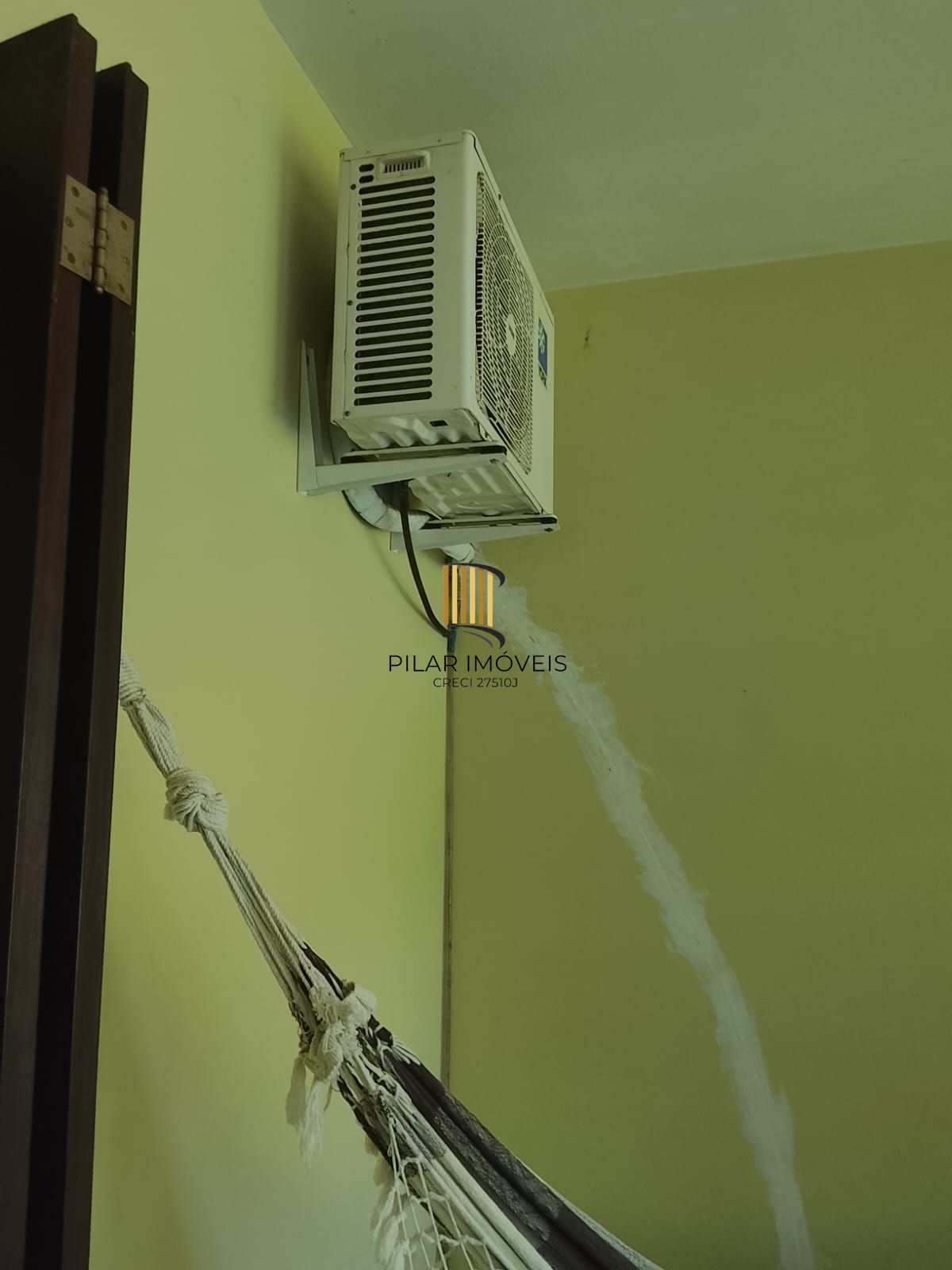 CASA / SOBRADO 5D e 10 vagas 3 Banheiros - Pátio enorme c/ Jacuzi e Pergolado - Living 3 ambientes - Sta Teresa