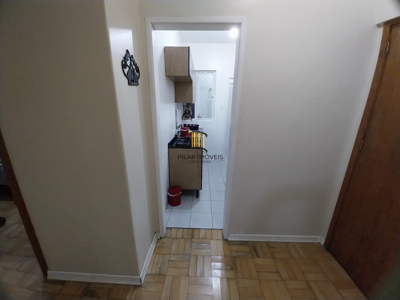 Oportunidade Excelente Apartamento 1D Mobiliado 2 piso com elevador Cidade Baixa.