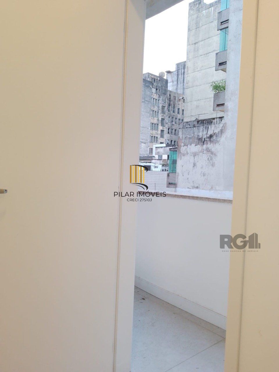 Raridade, apartamento 3 dormitórios,reformado, desocupado,no Centro