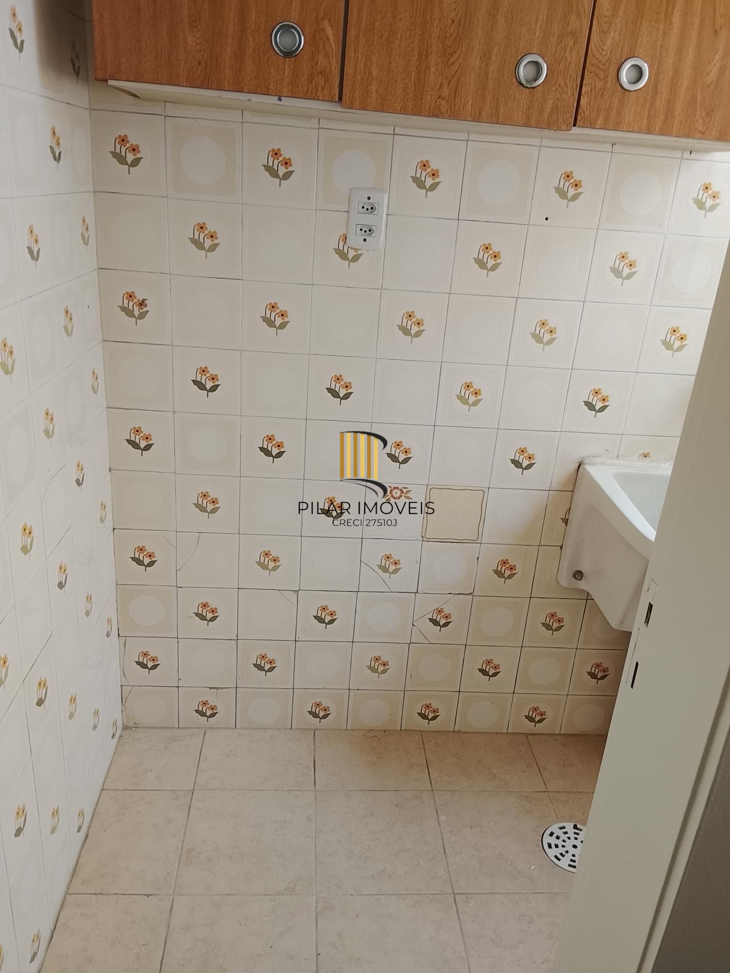 Excelente apto Lateral. 1D, sala, coz, área de serv. banh. Preço Atrativo!