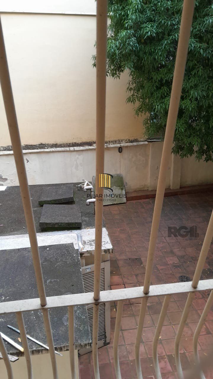 Apartamento 2 quartos,desocupado,silencioso, na Rua Lima e Silva