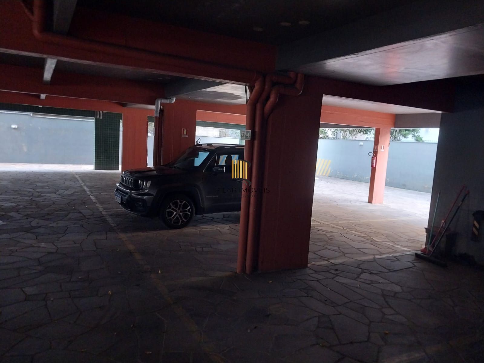 Excelente Conjunto Comercial com BOX, Zona dos Tribunais.