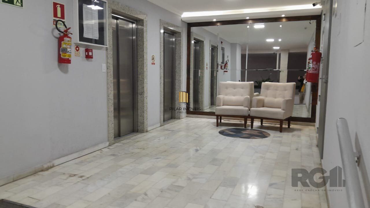 Apartamento 2 quartos,desocupado,silencioso, na Rua Lima e Silva