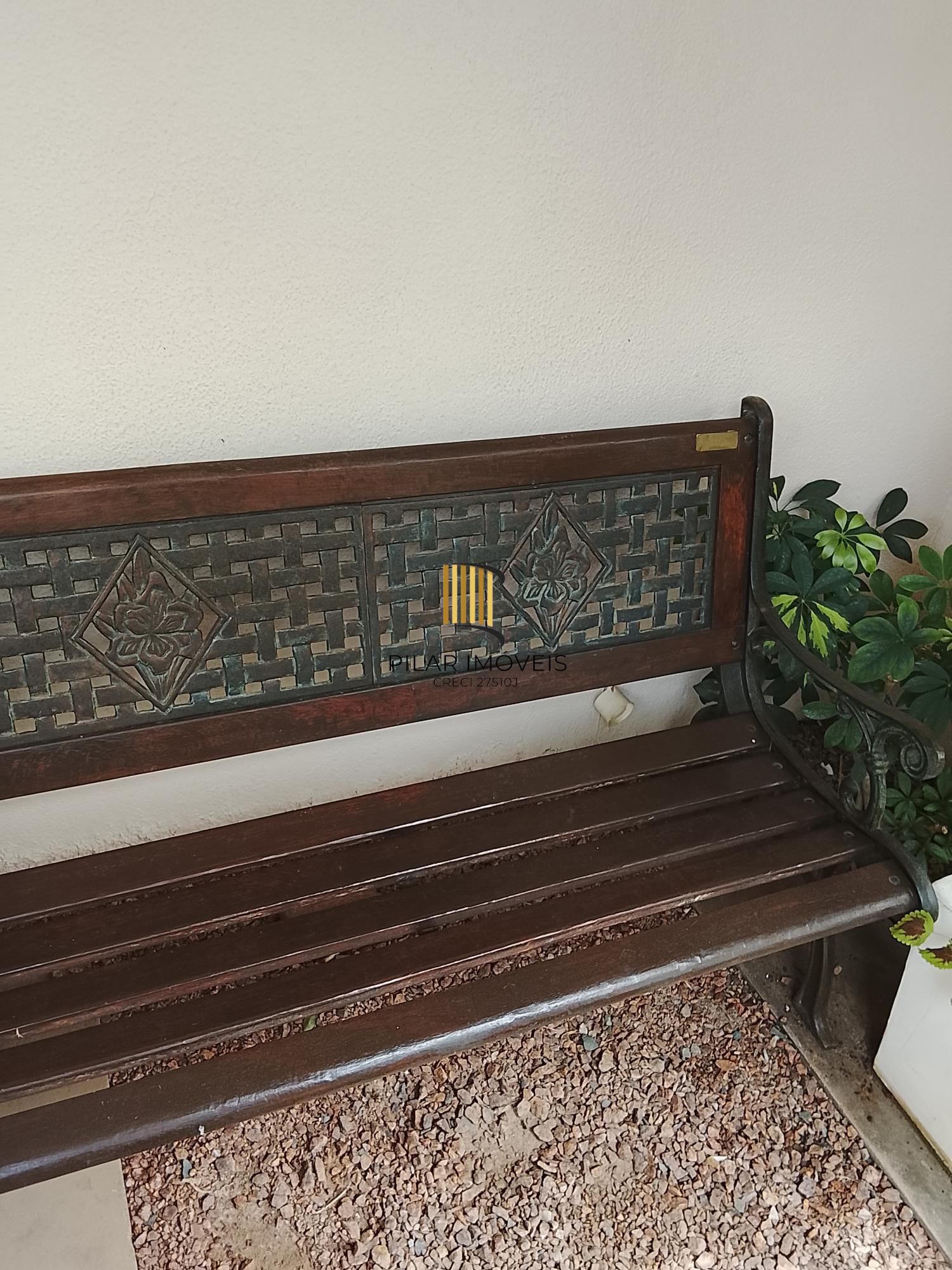 Excelente apto Lateral. 1D, sala, coz, área de serv. banh. Preço Atrativo!