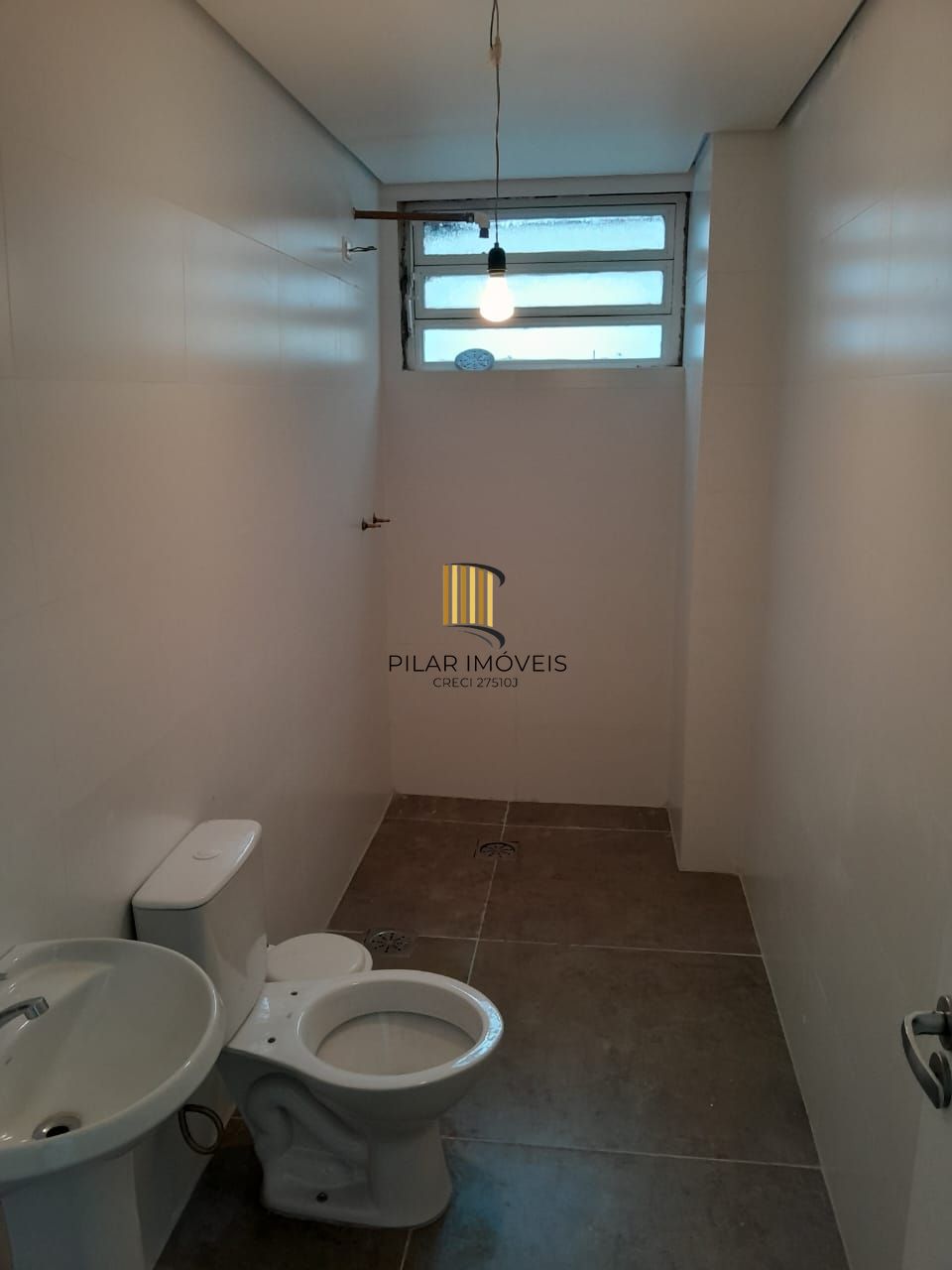 Ótimo apartamento,2 quartos, totalmente reformado, 2boxes escriturados
