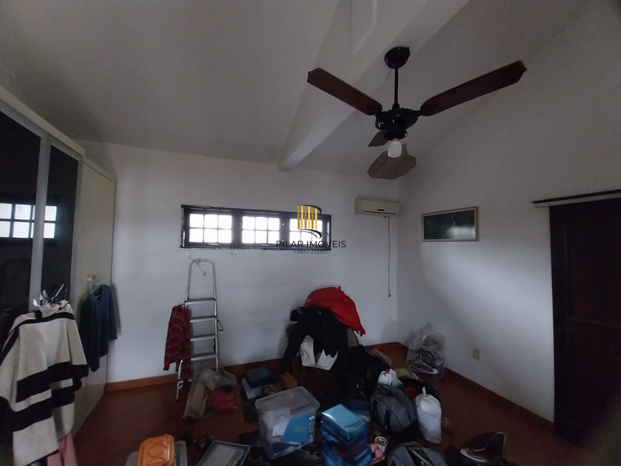 Casa ampla 5 D E 4 Banheiros, 2 vagas - Sta Tereza - Porto Alegre