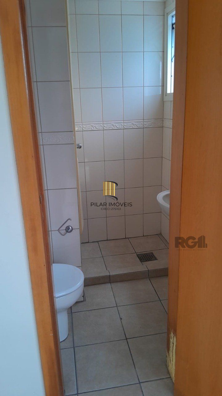 Apartamento semi- mobiliado 02 dormitórios, 01 suíte,andar alto,na Cidade Baixa