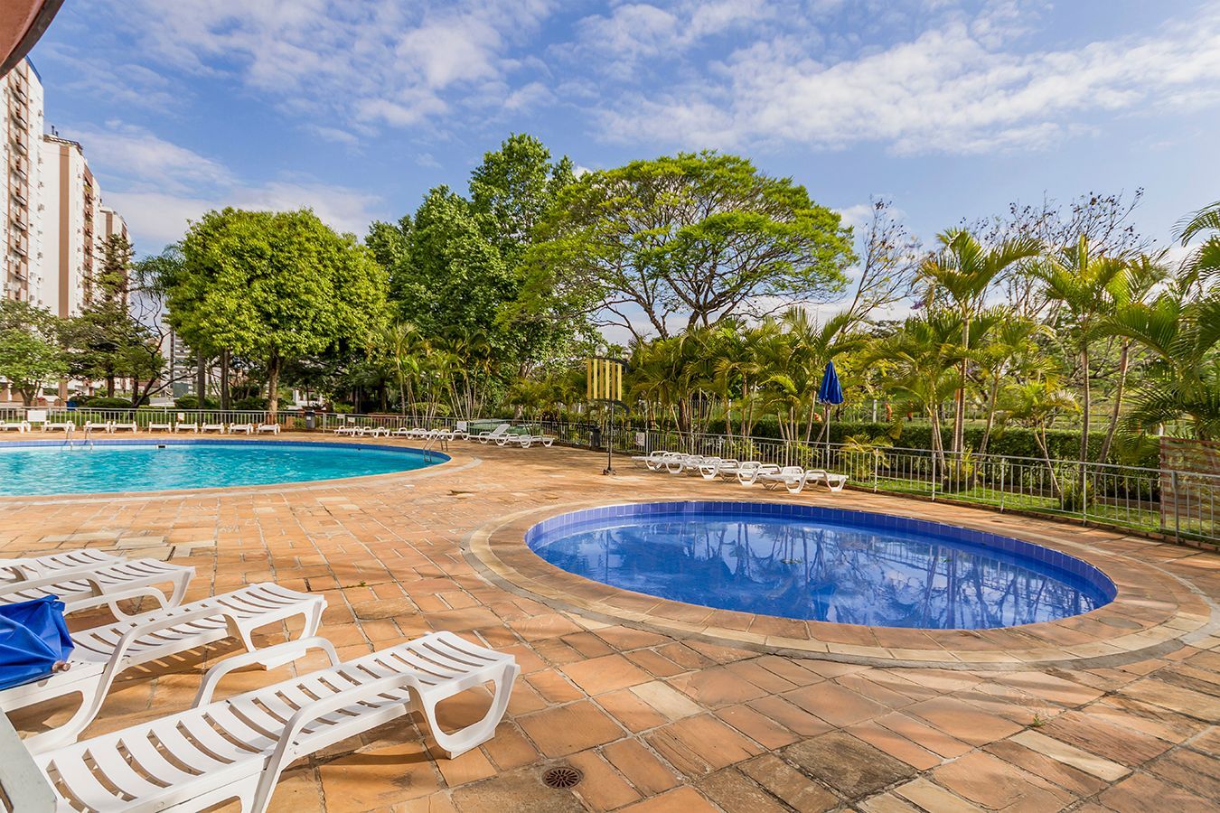 Belo Apartamento no Condominio Vergéis
