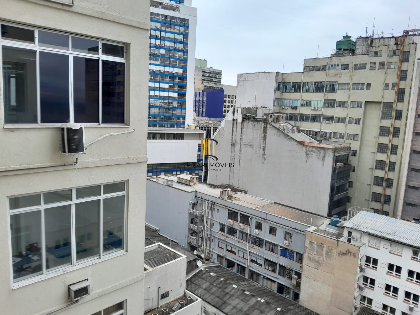 Salas com  meio andar,para empresas ou órgãos públicos com 262,41m2 ,Centro