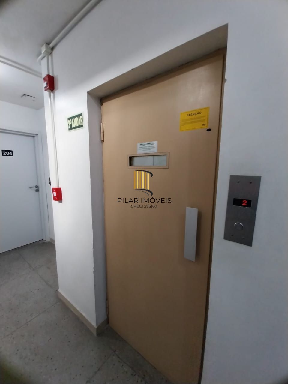 JK na Cidade Baixa, 2 piso, elevador, Preço atrativo.