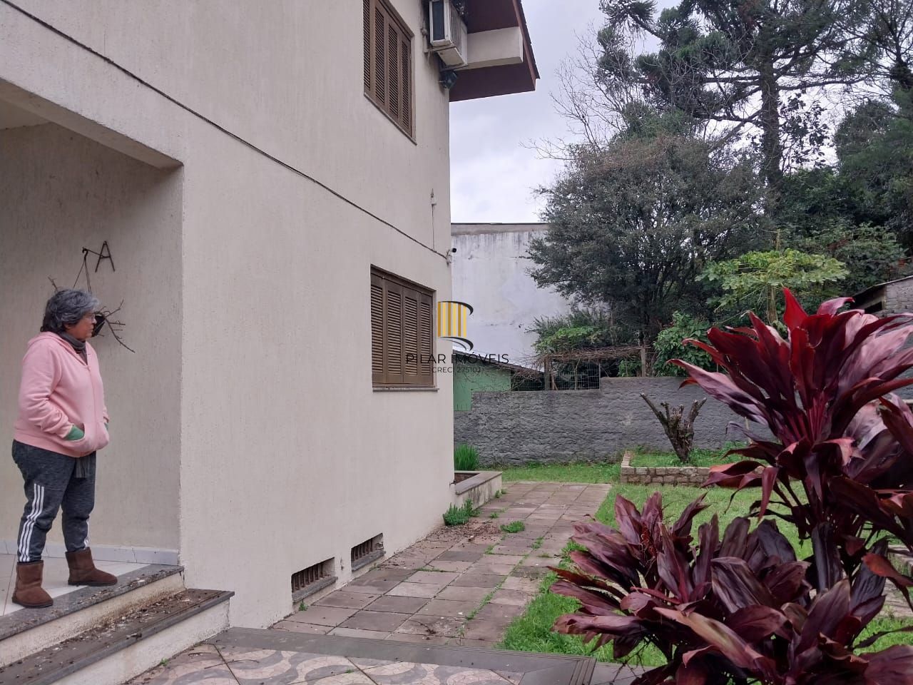 Casa ampla 5 D E 4 Banheiros, 2 vagas - Sta Tereza - Porto Alegre