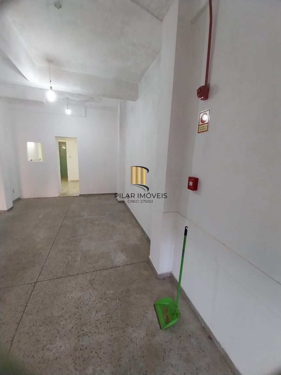 Loja na Demétrio Ribeiro, Centro Histórico, preço atrativo.