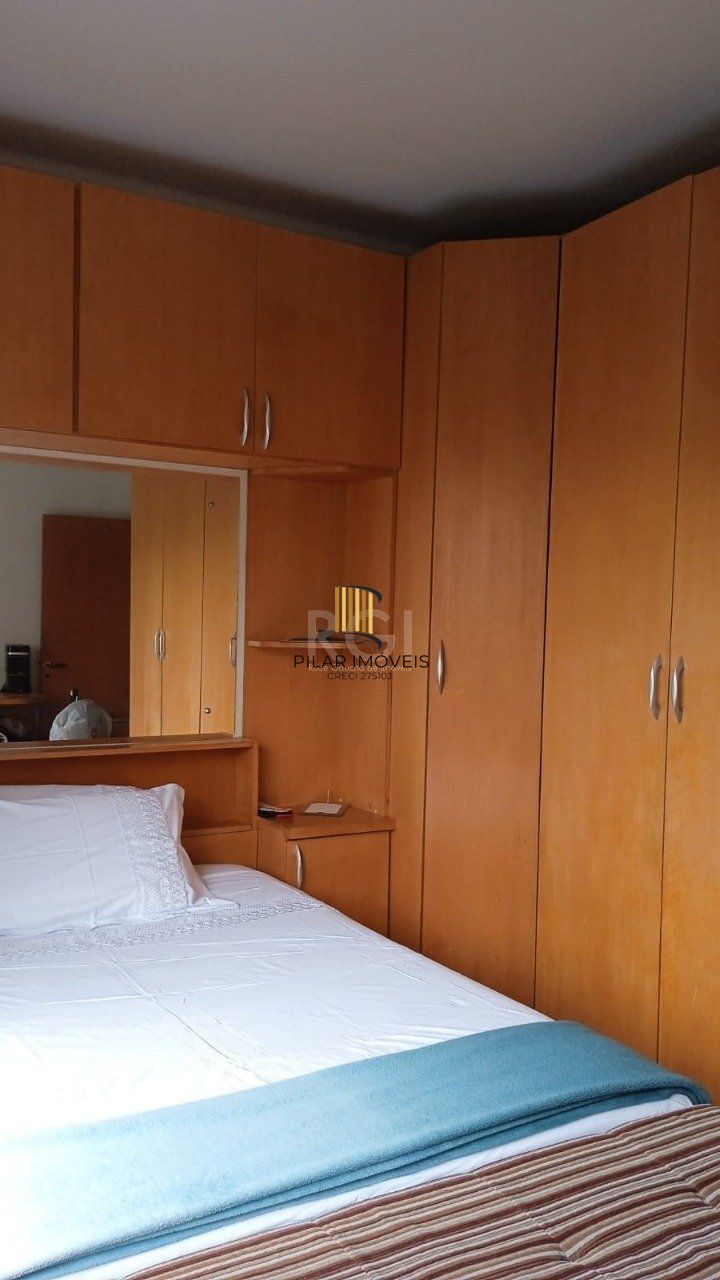 Apartamento com 2 dormitórios ,WC auxiliar, Semi - Mobiliado, Cidade Baixa.