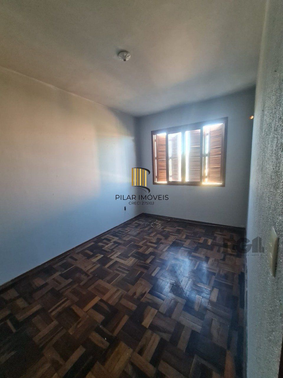 Apartamento à venda no bairro Santa Tereza, em Porto Alegre. Localizado na Rua Orfanotrófio