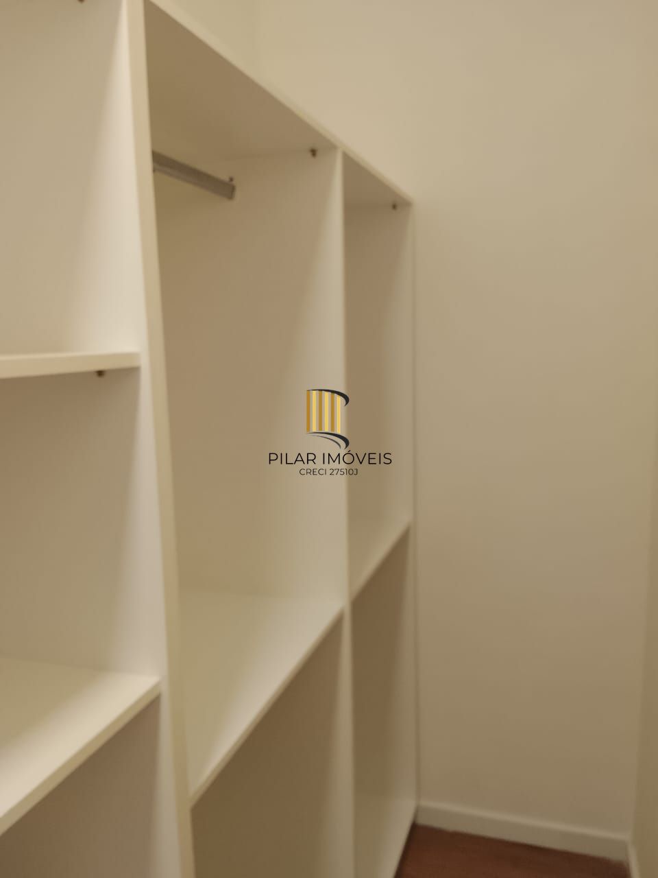 DUPLEX 1D NA CIDADE BAIXA MEZANINO COM CLOSET