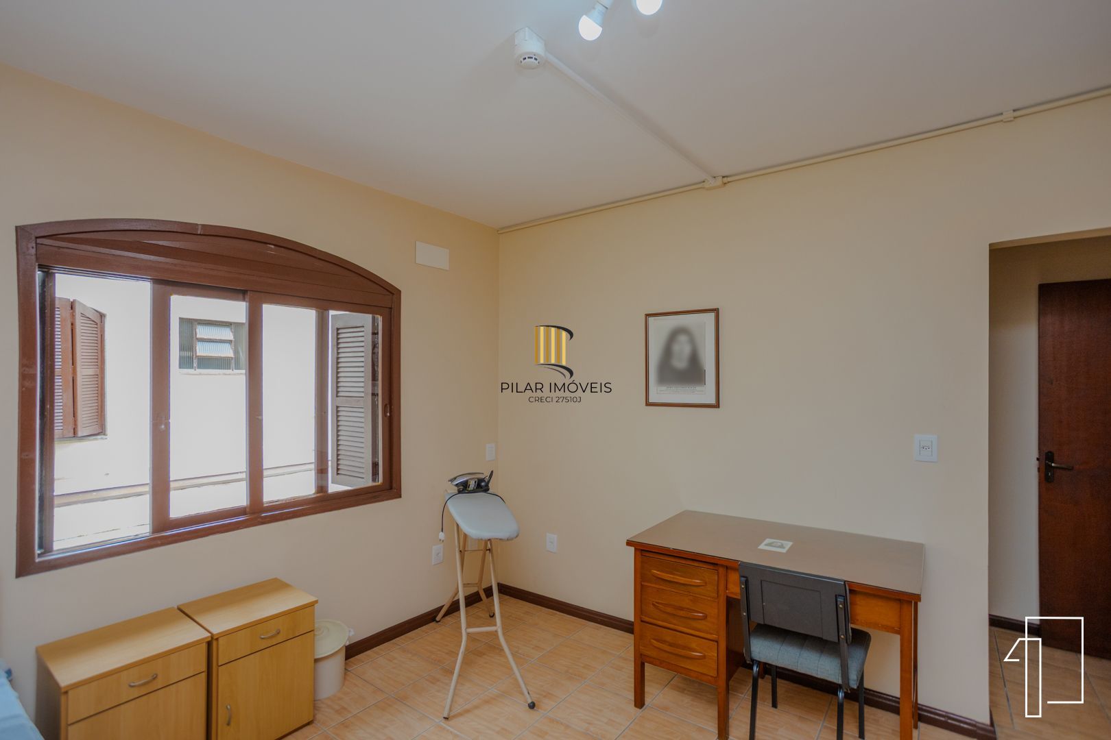 Oportunidade sobrado 2/3 pisos com 21D e 19 suítes - Jdm Botânico - P. Alegre.