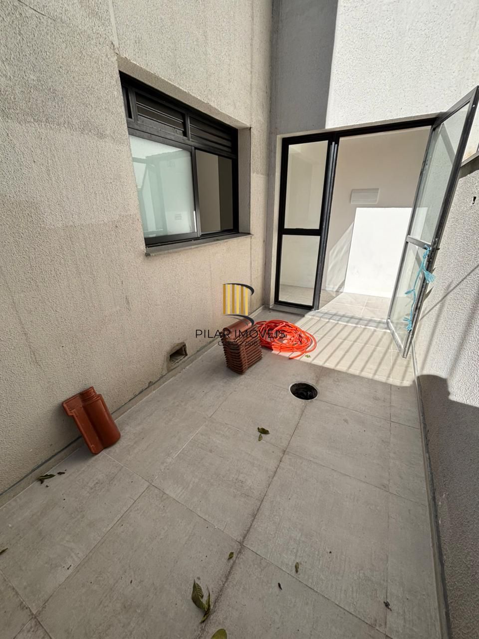 DUPLEX 1D NA CIDADE BAIXA MEZANINO COM CLOSET