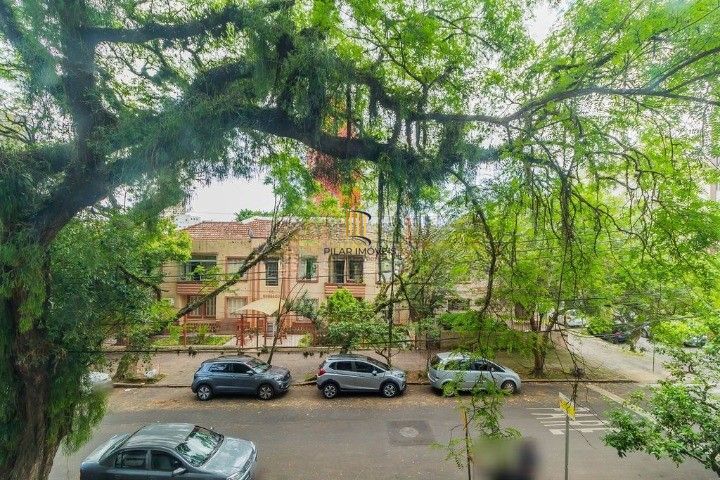 Sala,bairro Petrópolis, com ampla metragem,43,20M2, conservação impecável