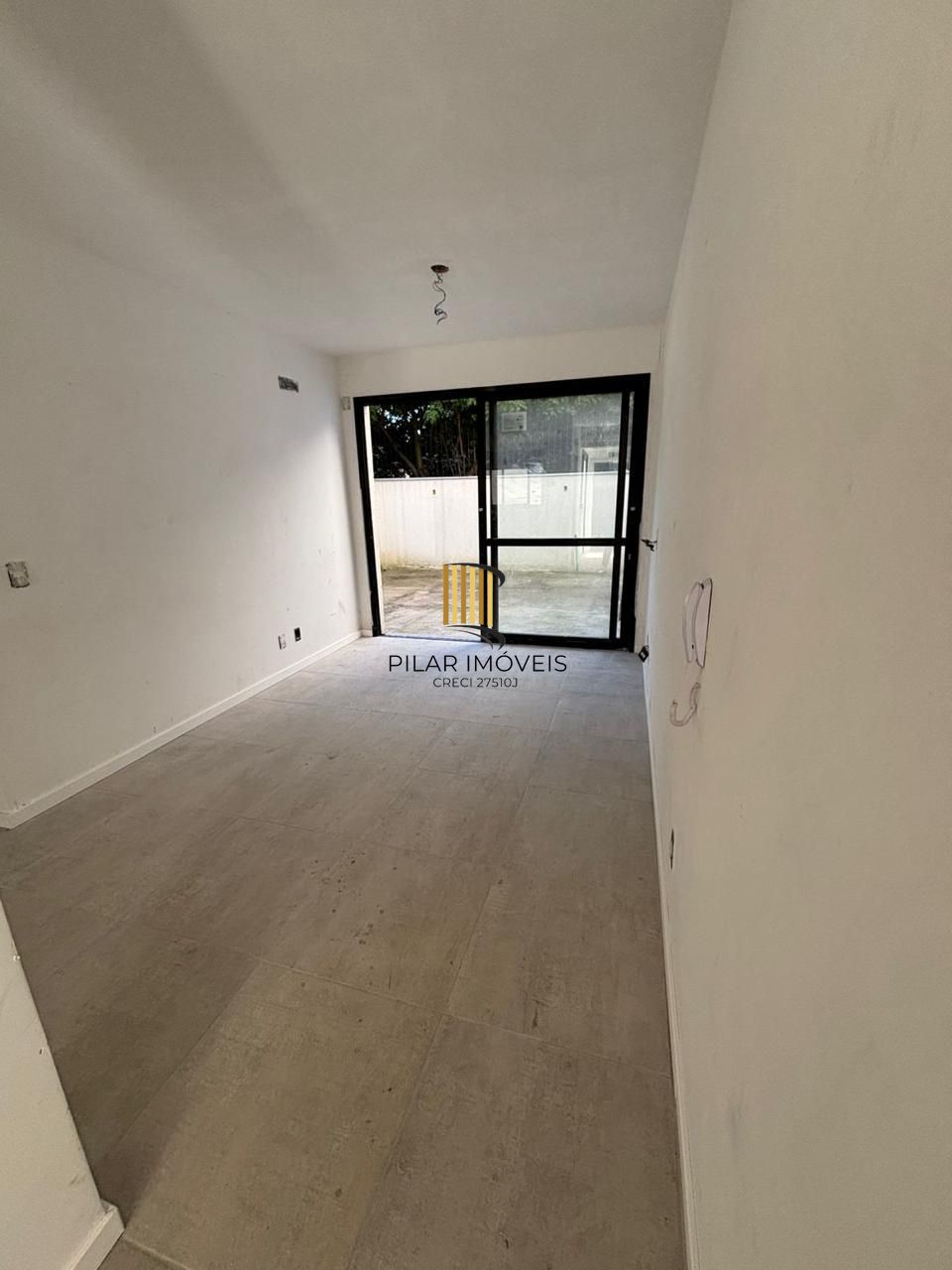 AMPLO APTO GARDEN CIDADE BAIXA 1 DORMITÓRIO 2 PÁTIOS