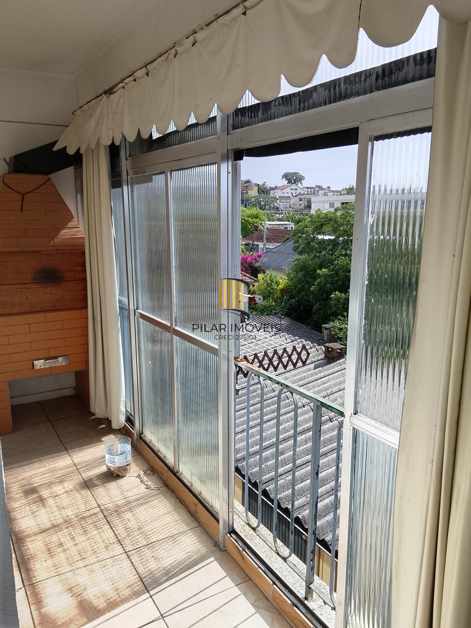 Ótimo apartamento 1D, desocupado na Medianeira, preço atrativo.