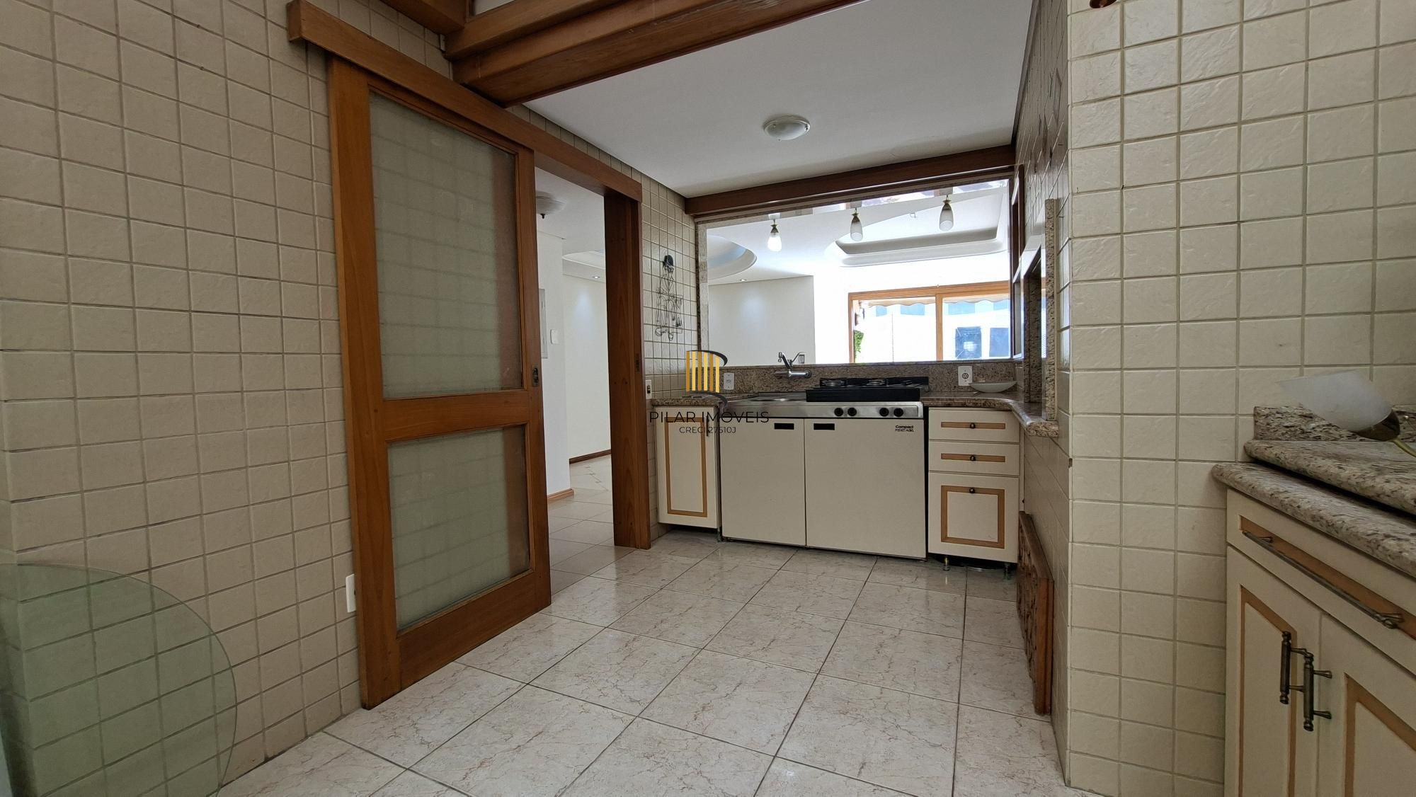 Apartamento com sacada e suite