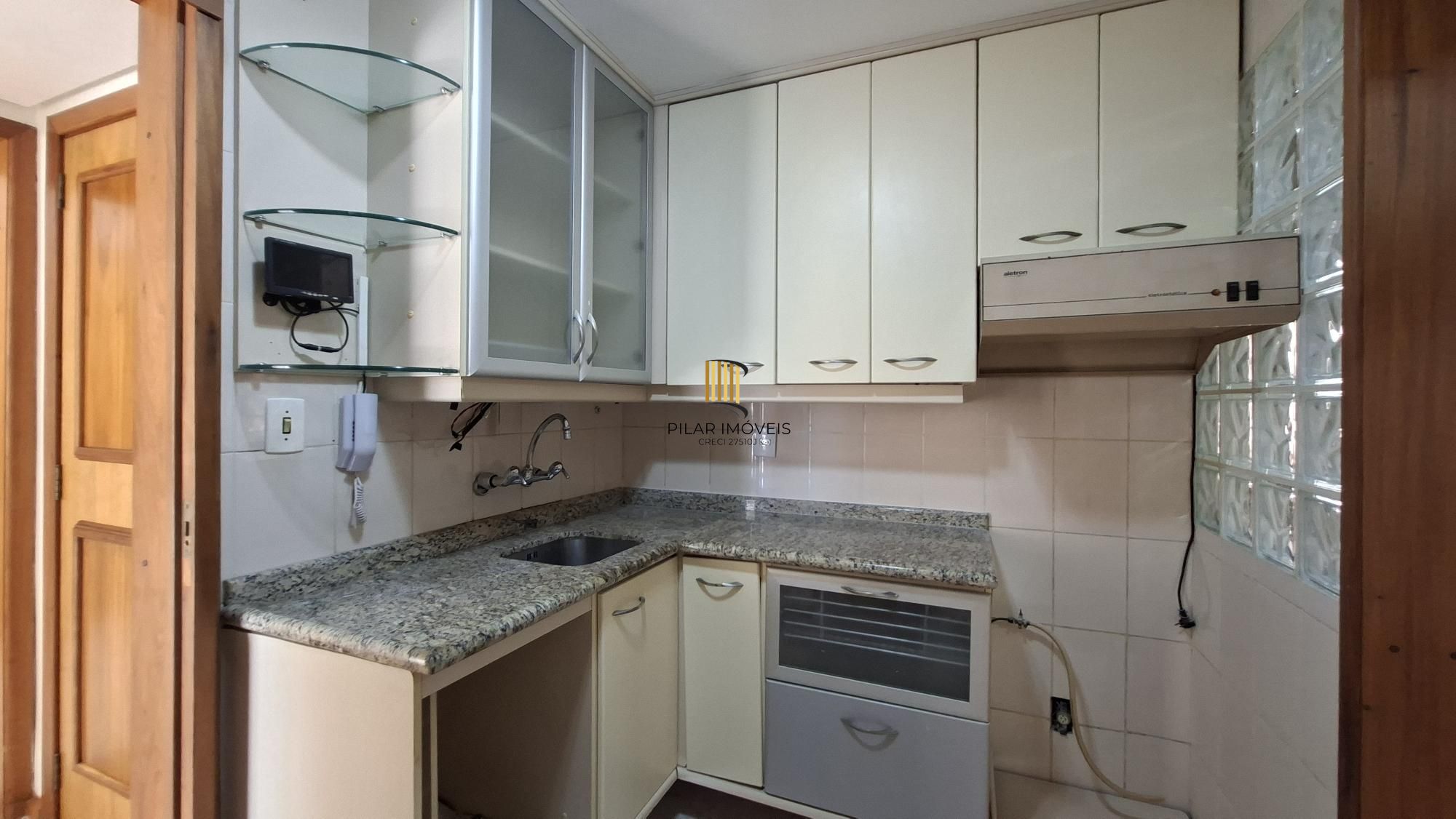 Apartamento com sacada e suite