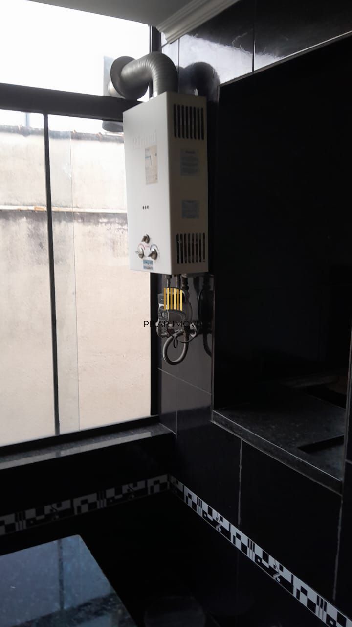 Amplo apartamento de frente de 2 quartos,com sacada,churrasqueira na cozinha